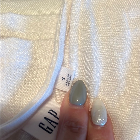 GAP White Relaxed V-neck Tank Top - Picture 6 of 6